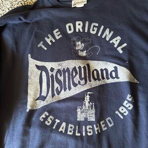 Disneyland crewneck sweater size Large